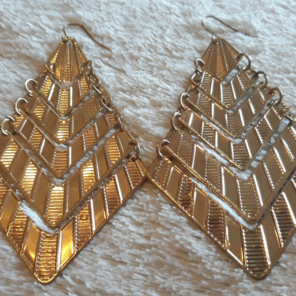 DONATED -
Gold Tribal Chevron Earrings - Picture 1 of 3